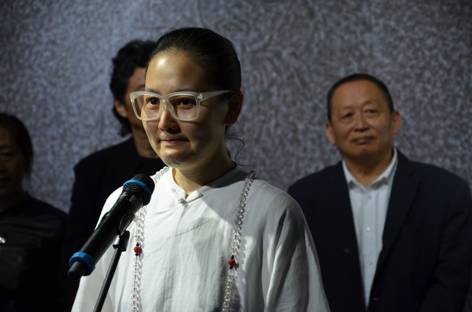 王子璇《心照》畫展成都開幕 翟永明北島等助陣