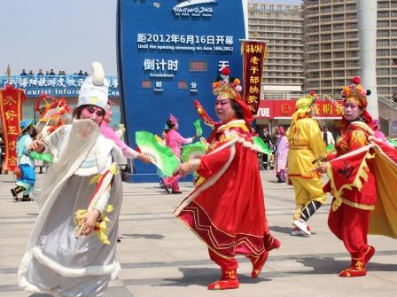 聚集七彩陽光，誕生亞沙圣火