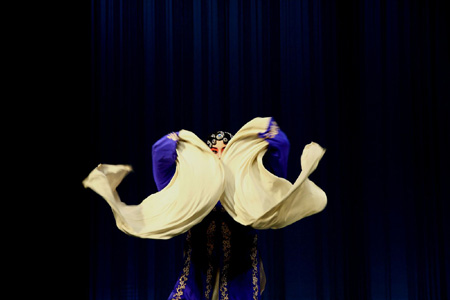 首屆人文地理攝影專業研究生作品入選第六屆《中國大學生美術作品年鑒》