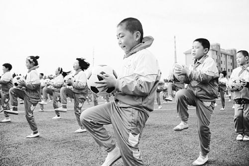 山東建立四級足球聯(lián)賽 2017年打造千所足球特色學校