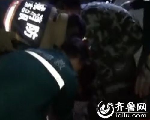 菏澤司機(jī)醉駕引發(fā)事故被卡車(chē)內(nèi) 拒絕救助不下車(chē)