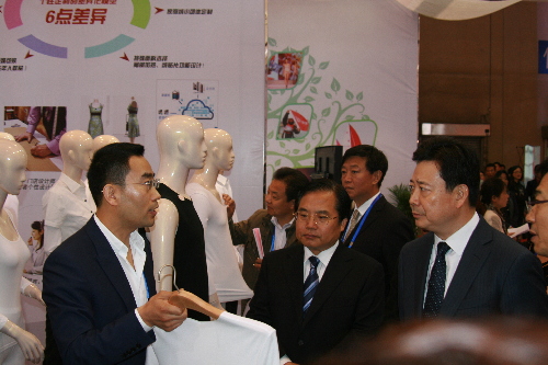 時裝、工業設計等精品亮相青島雙周兩會