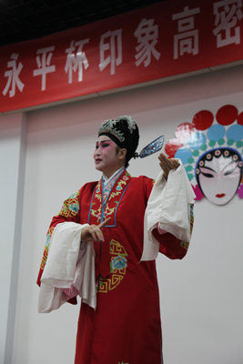 高密市免費(fèi)向所有觀眾表演國家級文遺高密茂腔