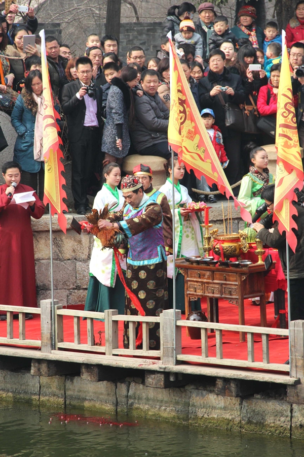 農(nóng)歷“二月二”山東臺(tái)兒莊古運(yùn)河畔再現(xiàn)祭河神傳統(tǒng)民俗
