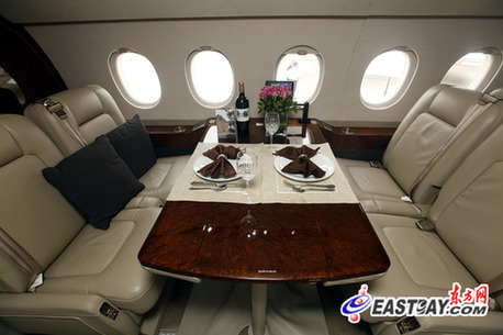 揭秘豪華公務(wù)飛機(jī) 舒適堪比酒店套房（圖）