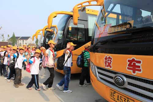 [專稿] 浙江德清購(gòu)置美式校車為學(xué)生保駕護(hù)航