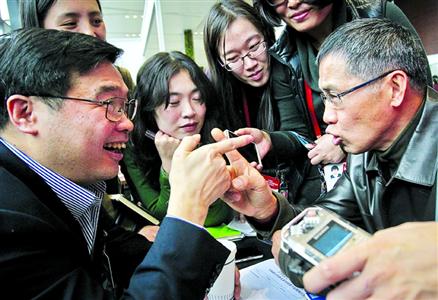 滬牌拍賣未來或?qū)⑷∠?車主可用原拍牌費抵擁堵費