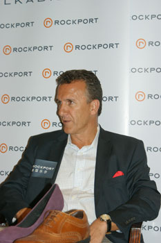 美國皮鞋品牌樂步在滬又開新店 看好中國新富群體