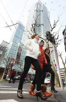 專家點(diǎn)評(píng)網(wǎng)絡(luò)“新白領(lǐng)標(biāo)準(zhǔn)” 中國(guó)的白領(lǐng)很尷尬