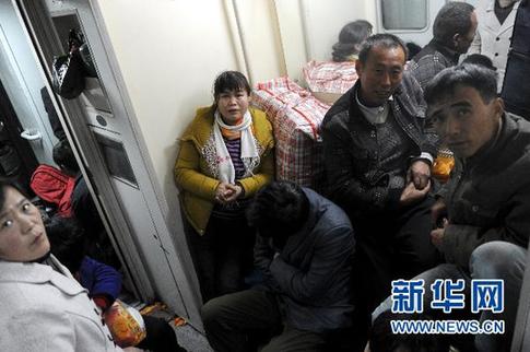 北京至漢口票面價(jià)840元的兩張火車(chē)票被炒到1400元