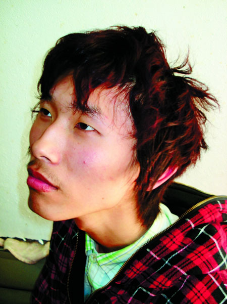 齙牙哥茫然弟:無辜男生一夜爆紅 網絡狂歡娛樂了誰