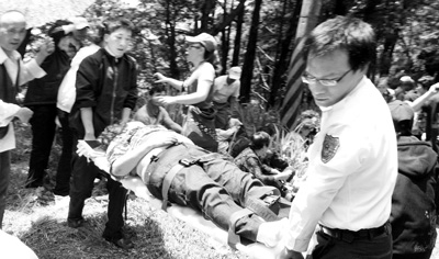 直擊阿里山小火車翻車現(xiàn)場:僅傾斜一秒就天翻地覆了