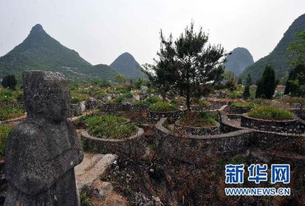 6萬座私墳入侵靖江王陵 國家級保護(hù)單位亂象叢生