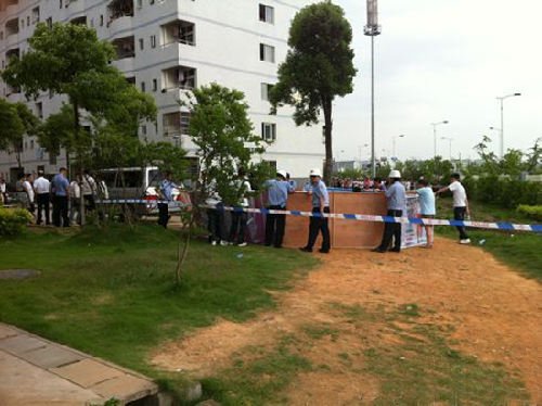 中南大學一女生因情被男子割喉殺害(組圖)