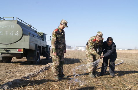軍報(bào)：總參總政下發(fā)抗旱打井情況通報(bào)