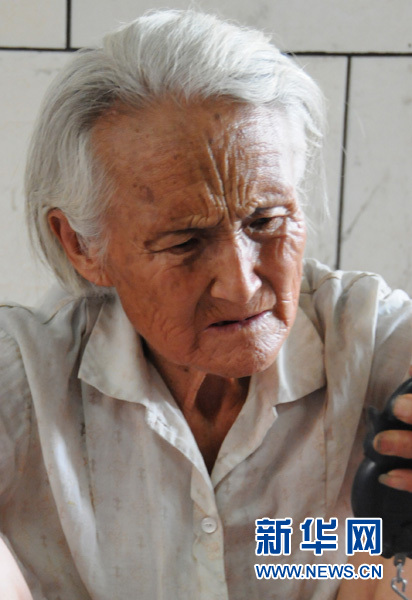 “果蔬奶奶”賣菜過活走紅網絡 30年僅見兒子一面