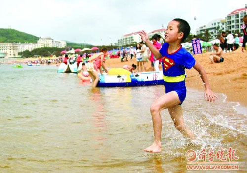 北方多個(gè)海濱浴場(chǎng)安全被疑 五大殺手藏身(組圖)