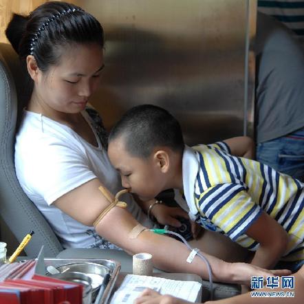 千方百計救治甬溫線事故傷者:1人1專家 1人1方案