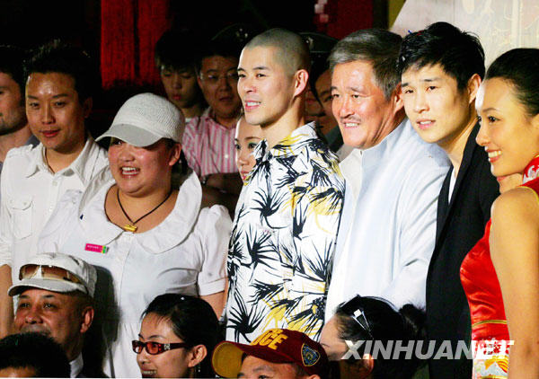 趙本山京城開館子 張藝謀姜文宋祖英都來捧場(圖)