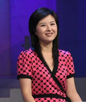 張泉靈:新聞發(fā)言人像超薄緊身衣 換衣遮不住