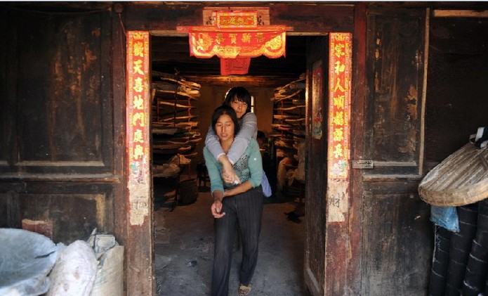 高清：截肢“籃球女孩”泳池逐夢(mèng)殘奧會(huì)