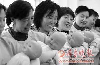 月嫂行業(yè)陷信任危機(jī):月嫂,你是陌生人嗎