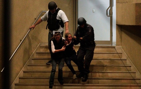 《時(shí)代》評(píng)出2011年度驚訝照片(圖)