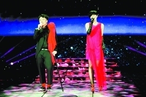 網民“圍觀”春晚很歡樂 王力宏李云迪被“配對”