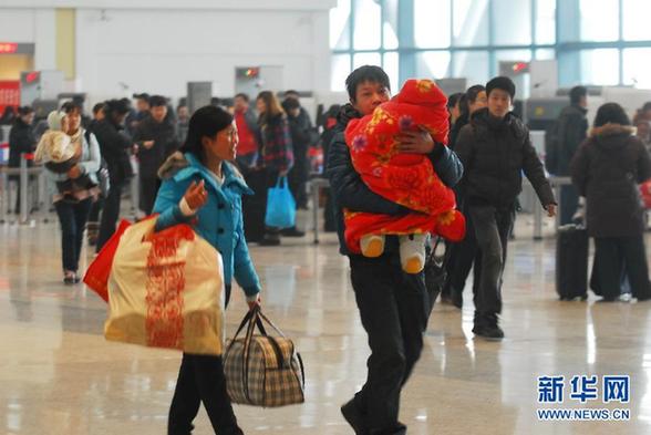 2012鐵路春運今日結(jié)束 共發(fā)送旅客超2.35億人次