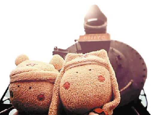 80后女孩設計“萌版”雷鋒玩偶受追捧