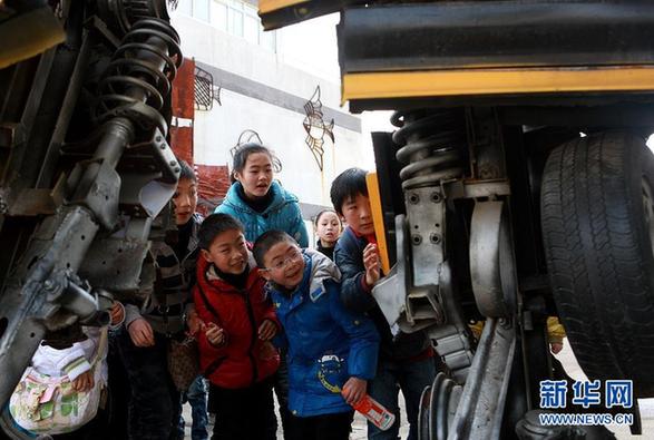 “鐵哥們”建成國內首個環保鋼雕機器人主題公園