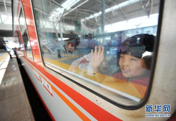 2012年全國鐵路暑運拉開帷幕