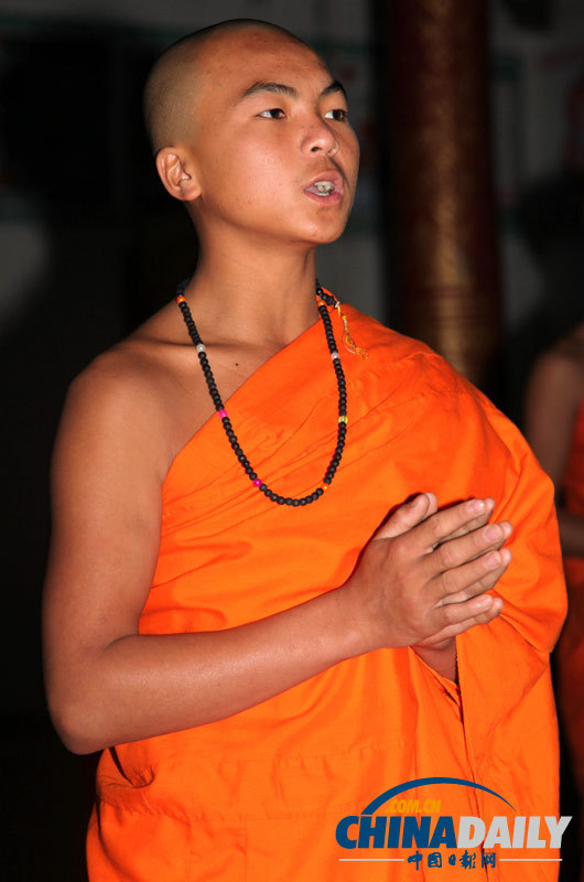 現場直擊：西雙版納小和尚還俗