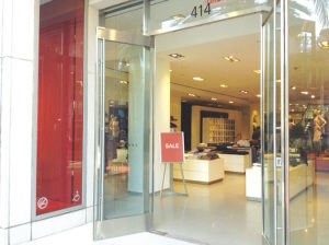 中國(guó)游客在美國(guó)1次買夠5年用品 用集裝箱運(yùn)回