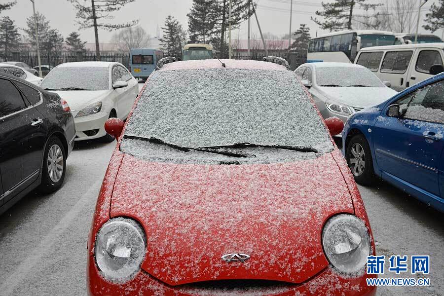 “雪花紛飛看京城”：北京大部地區迎來降雪