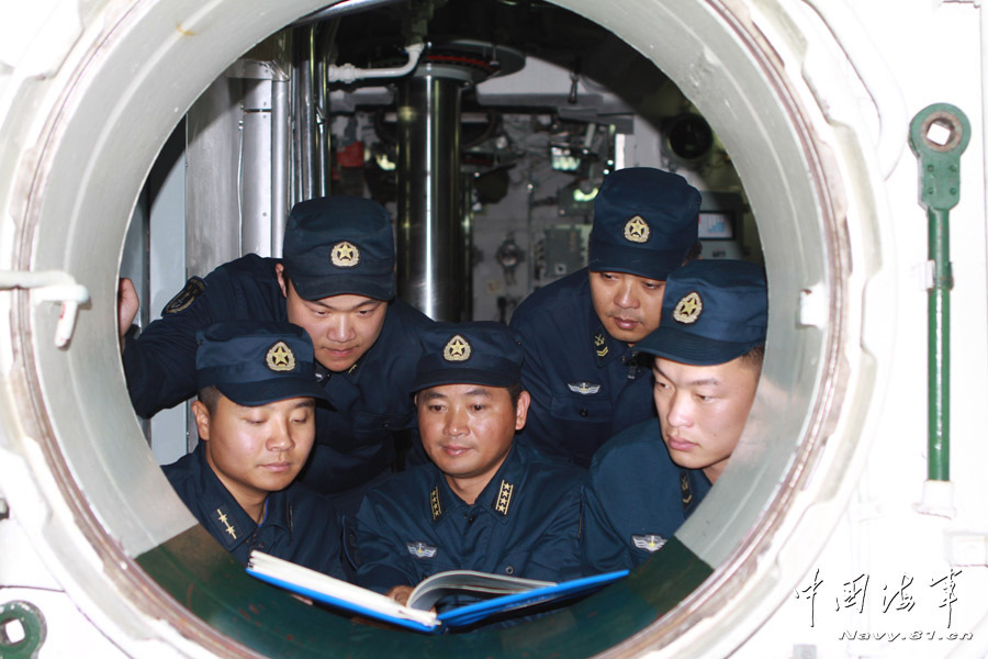 中國海軍新型潛艇內(nèi)部照曝光（組圖）