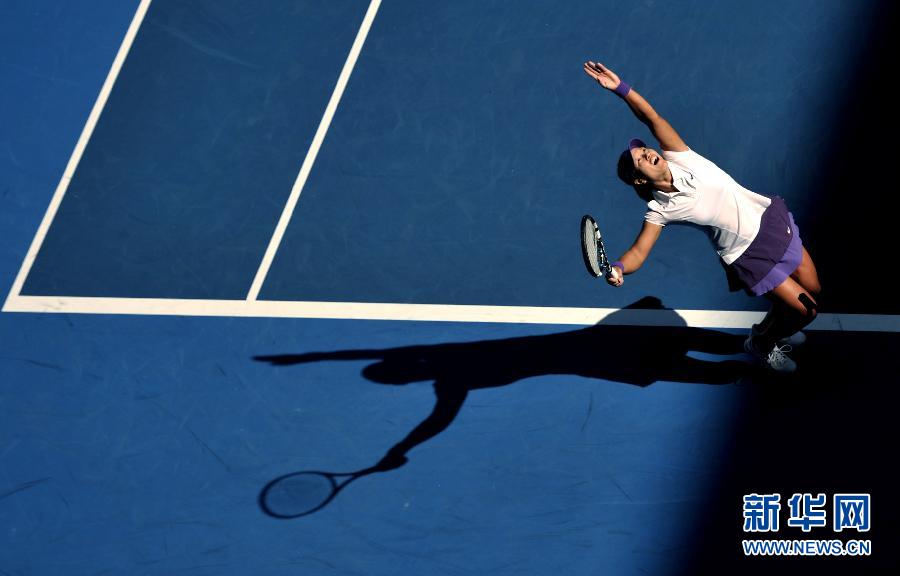 李娜2-0橫掃對手晉級澳網八強 心情大好笑對記者