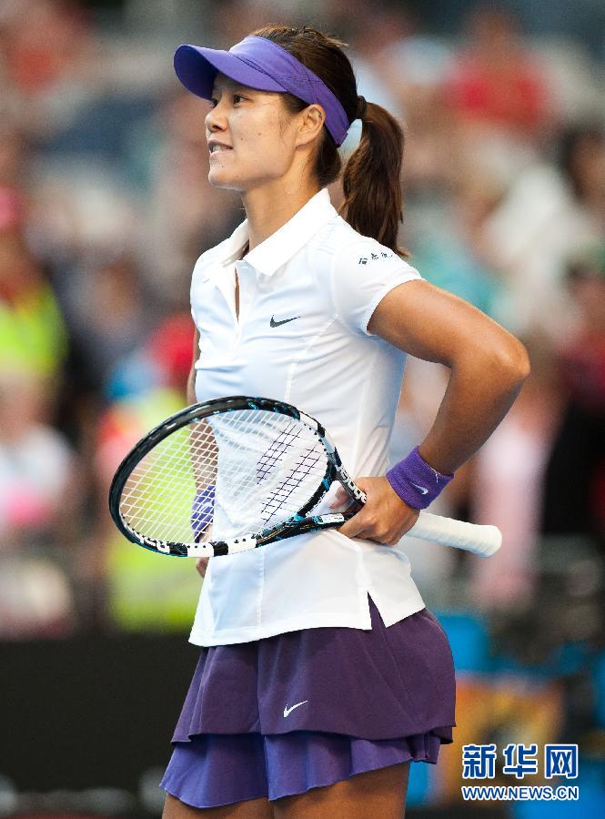 李娜2-0橫掃對手晉級澳網八強 心情大好笑對記者