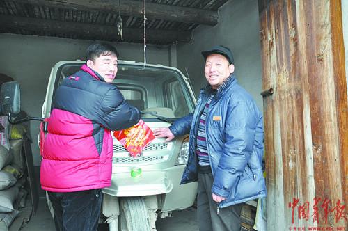 大學(xué)生3000多字最牛“炫父”帖躥紅 無(wú)數(shù)網(wǎng)友淚奔