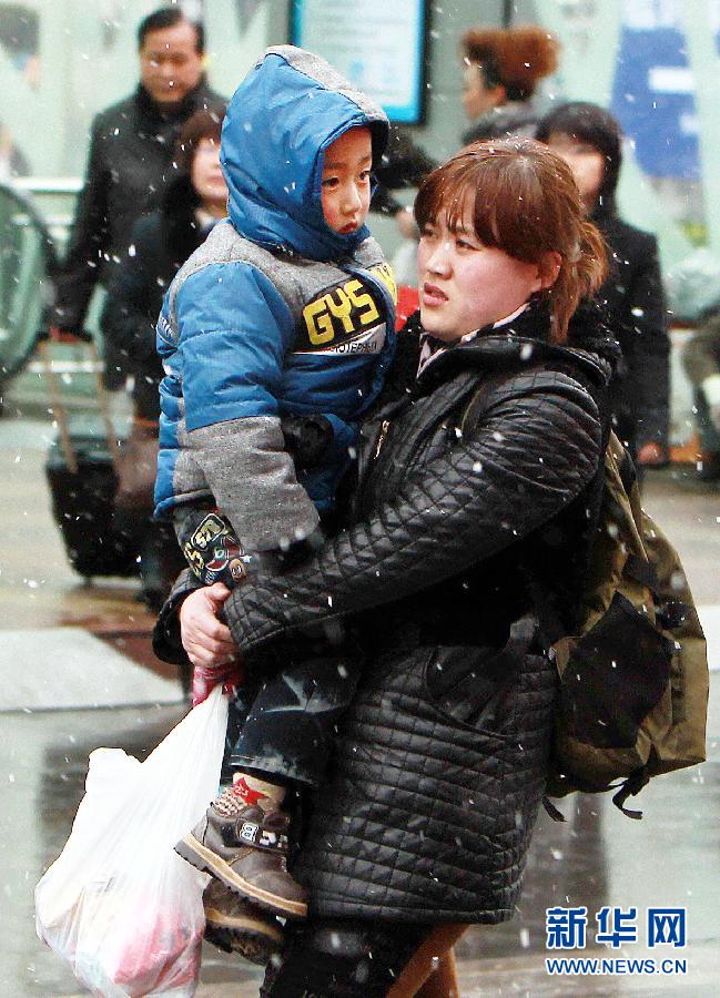 春節臨近 全國多地迎來節前春運客流高峰