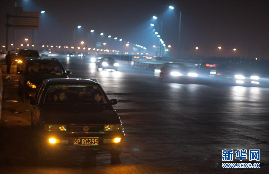 今日凌晨全國收費公路春節小型客車免費通行正式實施