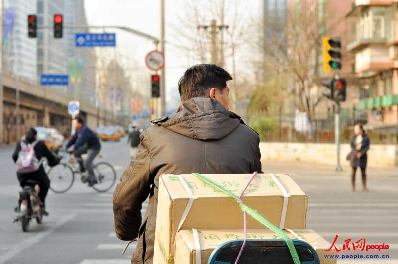 五花八門的中國(guó)式過(guò)馬路（組圖）