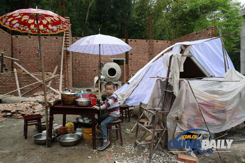 中國(guó)日?qǐng)?bào)記者直擊地震重災(zāi)區(qū)龍門鄉(xiāng)[組圖]