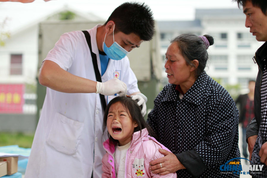 中國日報記者直擊地震重災(zāi)區(qū)龍門鄉(xiāng)青龍場村