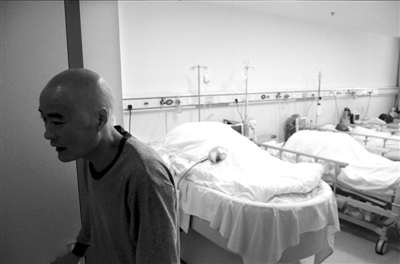 男童模仿灰太狼烤肉被燒傷續 父親住院割皮救子