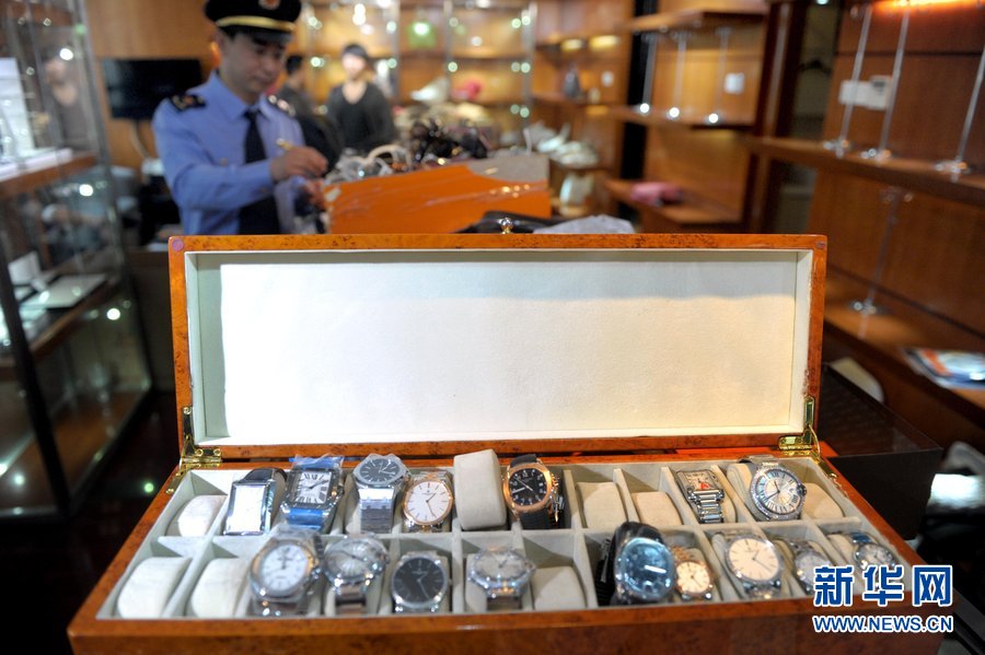 北京一民房內查出價值1300萬元假名牌