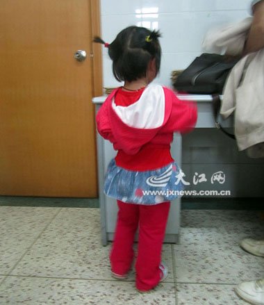 江西一女童8月大乳房發(fā)育 一歲時(shí)月經(jīng)初潮(圖)