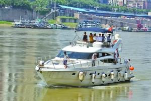 男子乘自己游艇從廣州游到重慶 買下時花570萬