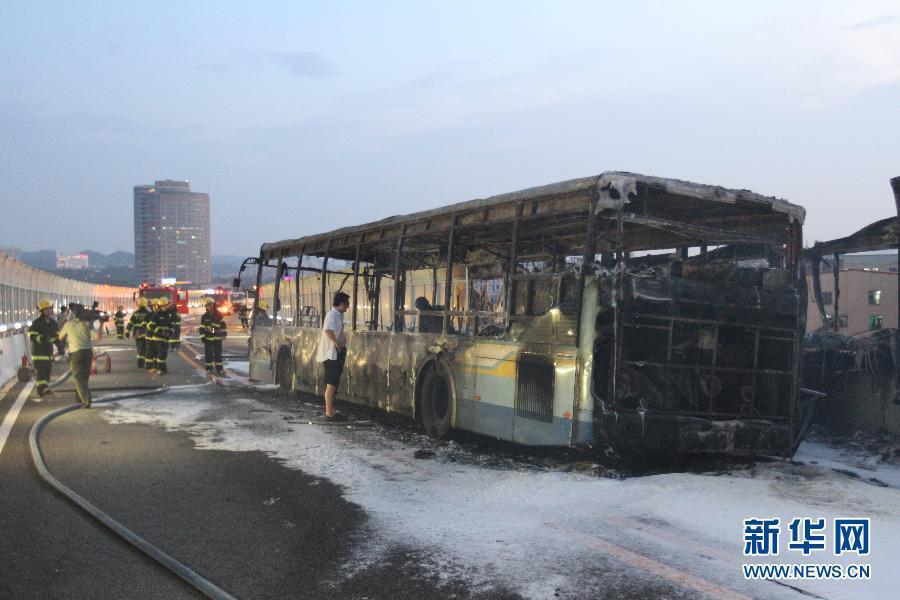 直擊：廈門BRT公車起火已造成42人死亡