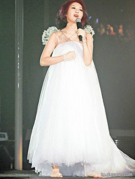 姚晨懷孕9個月大肚照曝光 女星罕見孕照妖嬈PK（組圖）